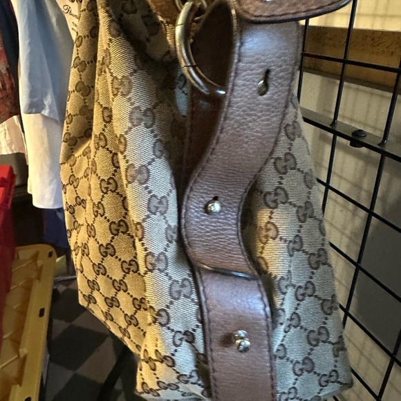 Gucci Tan and Brown Monogram large Shoulder Bag - Picture 11 of 15
